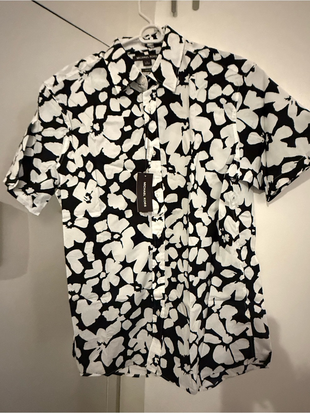 Michael Kors Black and White Floral Short-Sleeve Button-Up Shirt